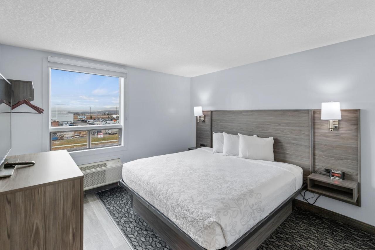Emerald Hotel & Suites Calgary Airport Eksteriør bilde