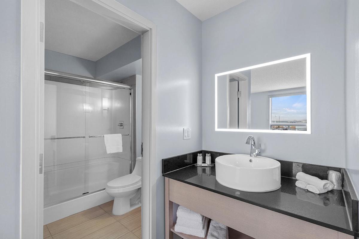 Emerald Hotel & Suites Calgary Airport Eksteriør bilde