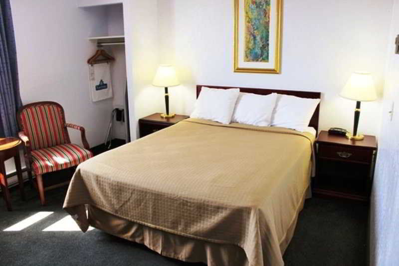 Emerald Hotel & Suites Calgary Airport Eksteriør bilde